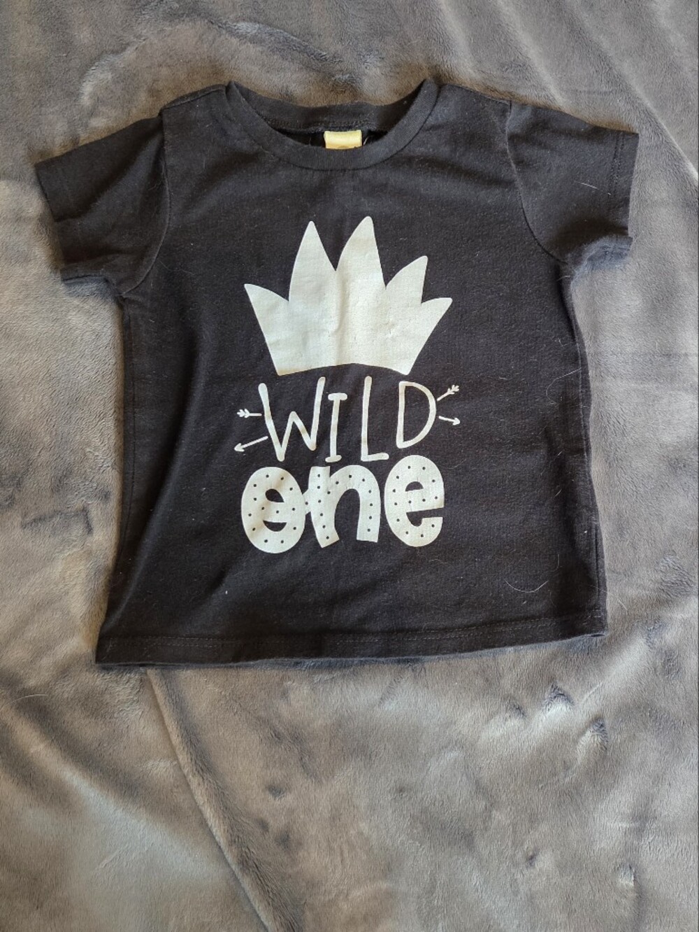 Wild One Crown Graphic Tee! Baby 12M Black & White